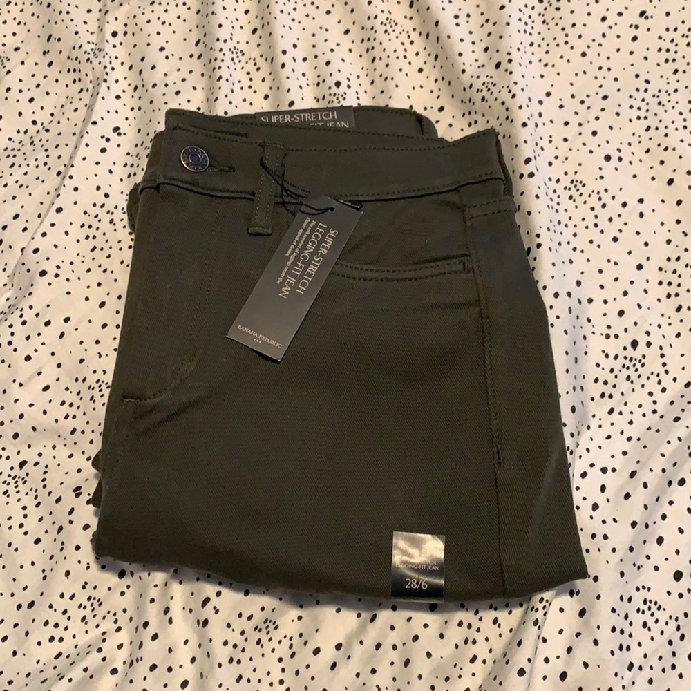 Banana Republic Factory Olive Green Super Stretch Jegging-Fit Jean